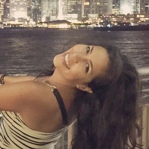 Meet your Posher, Mercedes